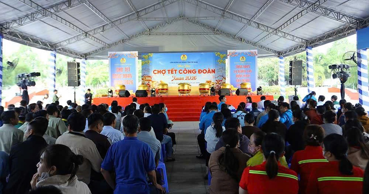 Hơn 50.000 suất quà đến với người lao động Tây Ninh dịp tết