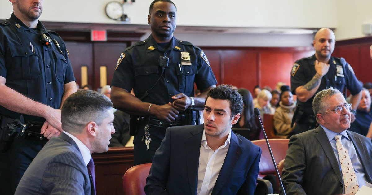 Bị bắt vì giả dạng đặc vụ FBI để giải thoát nghi phạm nổi tiếng