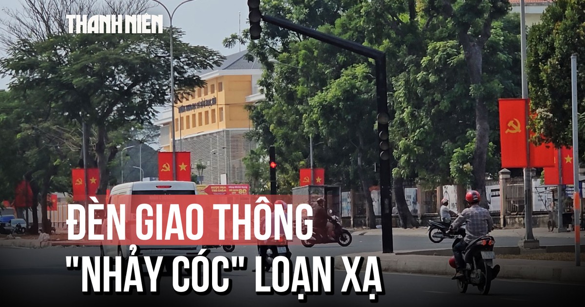 Thót tim tại giao lộ có đèn giao thông “nhảy cóc” loạn xạ khiến người dân thắng gấp
