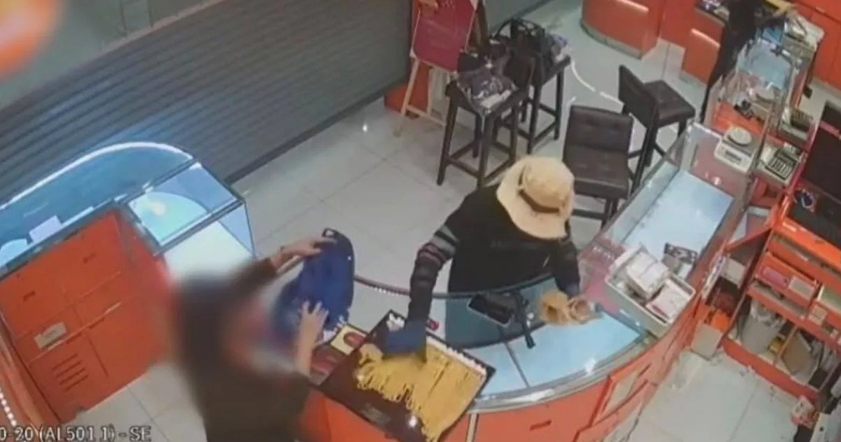 Cướp tiệm vàng, tay súng lấy đi hơn 2,2 kg vàng ở thủ đô Bangkok