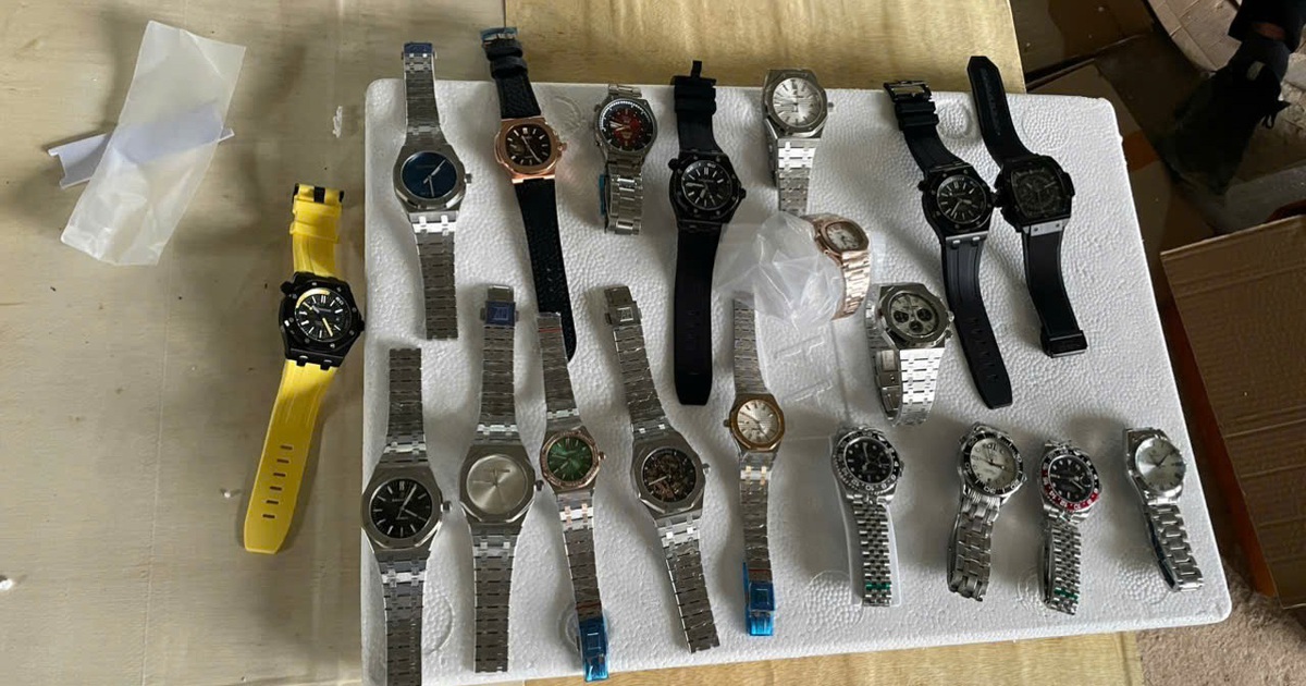 Bắt giữ 874 đồng hồ nhãn hiệu Rolex, Cartier, Hublot... nghi xâm phạm quyền sở hữu trí tuệ