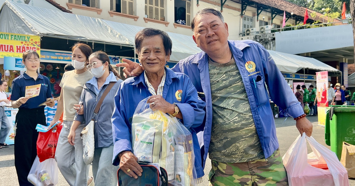 Trung tâm TP.HCM có nơi này đang bán hàng tết giảm giá đến 49%