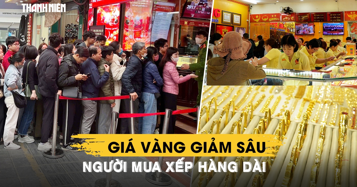 Giá vàng giảm sâu, người mua xếp hàng dài trước cửa hàng vàng