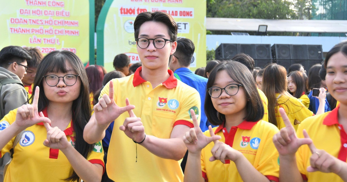 Chàng vận động viên khiến các fan girl hò reo: ‘Đẹp trai quá anh ơi!’