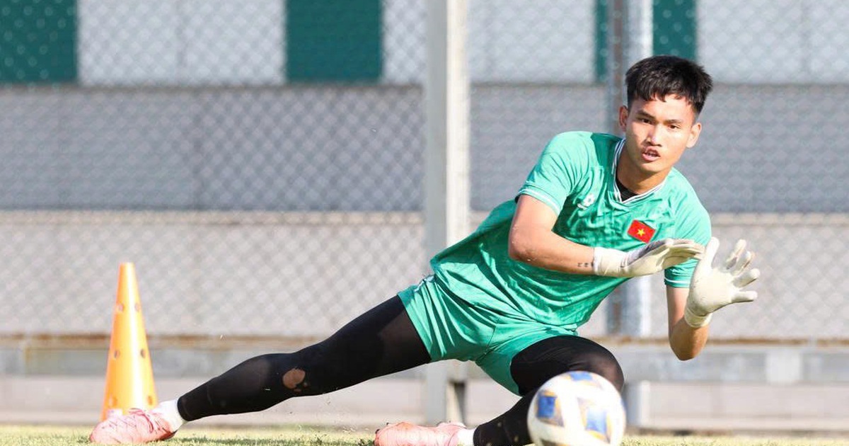 Phạm Đình Hải vẫn chưa thể sang Ả Rập Xê Út, U.23 Việt Nam mong các thủ môn không gặp vấn đề