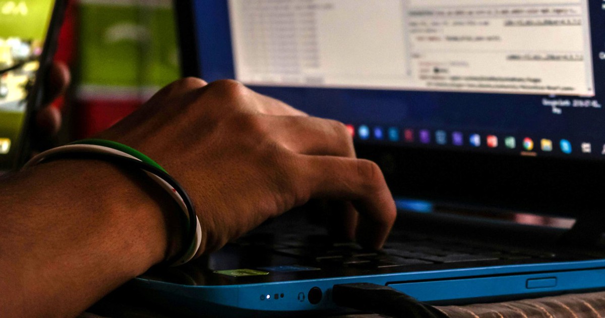 5 lỗi thường gặp âm thầm làm hao pin laptop