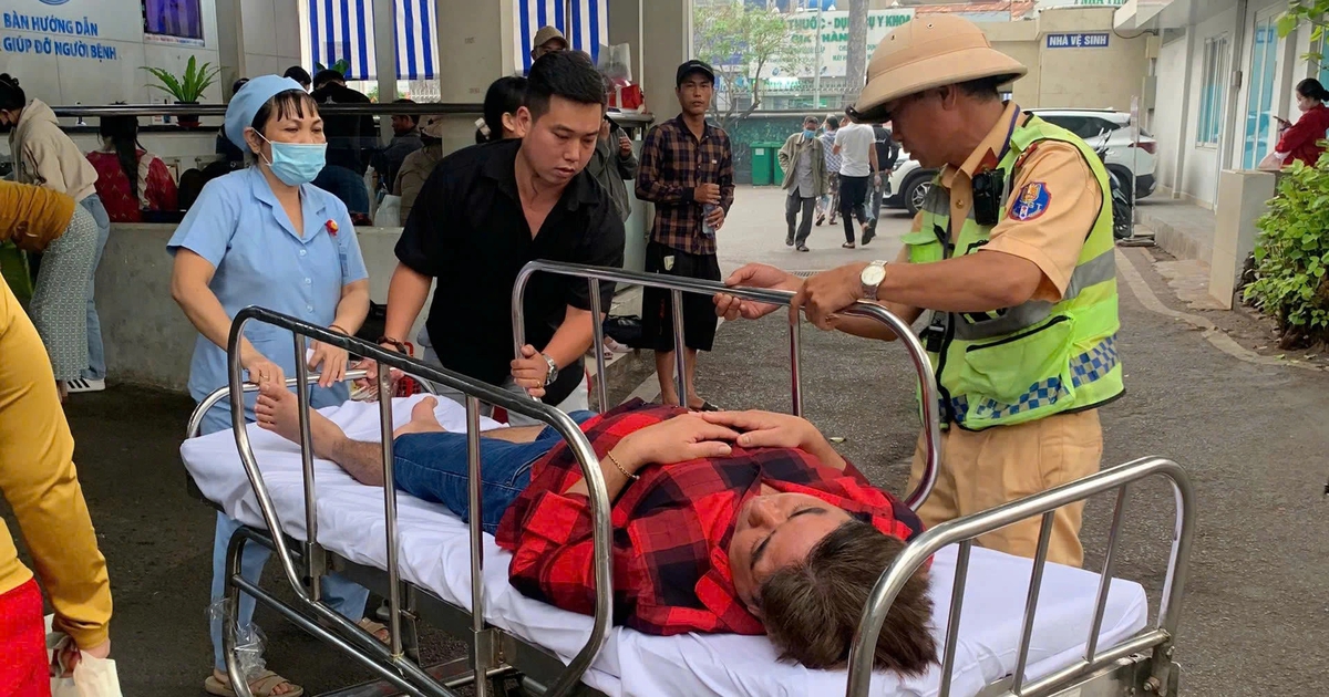 CSGT mở đường đưa bệnh nhân nguy kịch trên cao tốc đến Bệnh viện Chợ Rẫy