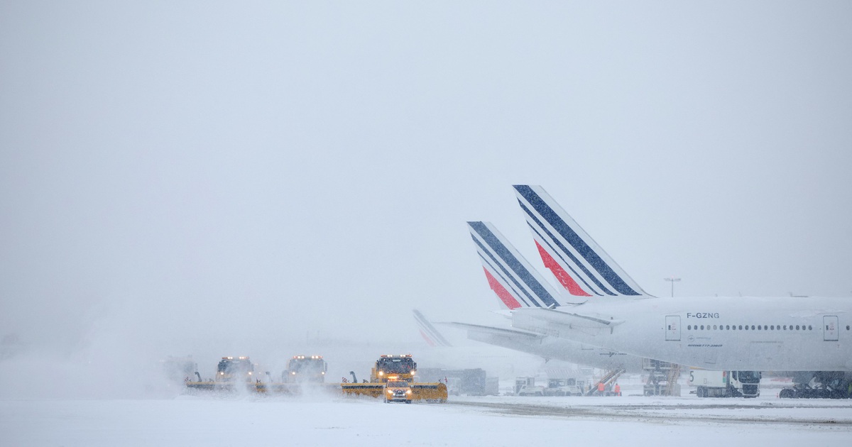 Giao thông châu Âu hỗn loạn vì băng tuyết
