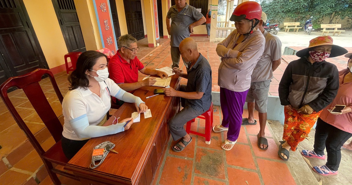 Một phường ở Khánh Hòa bổ sung gần 35.000 nhân khẩu cần hỗ trợ sau lụt