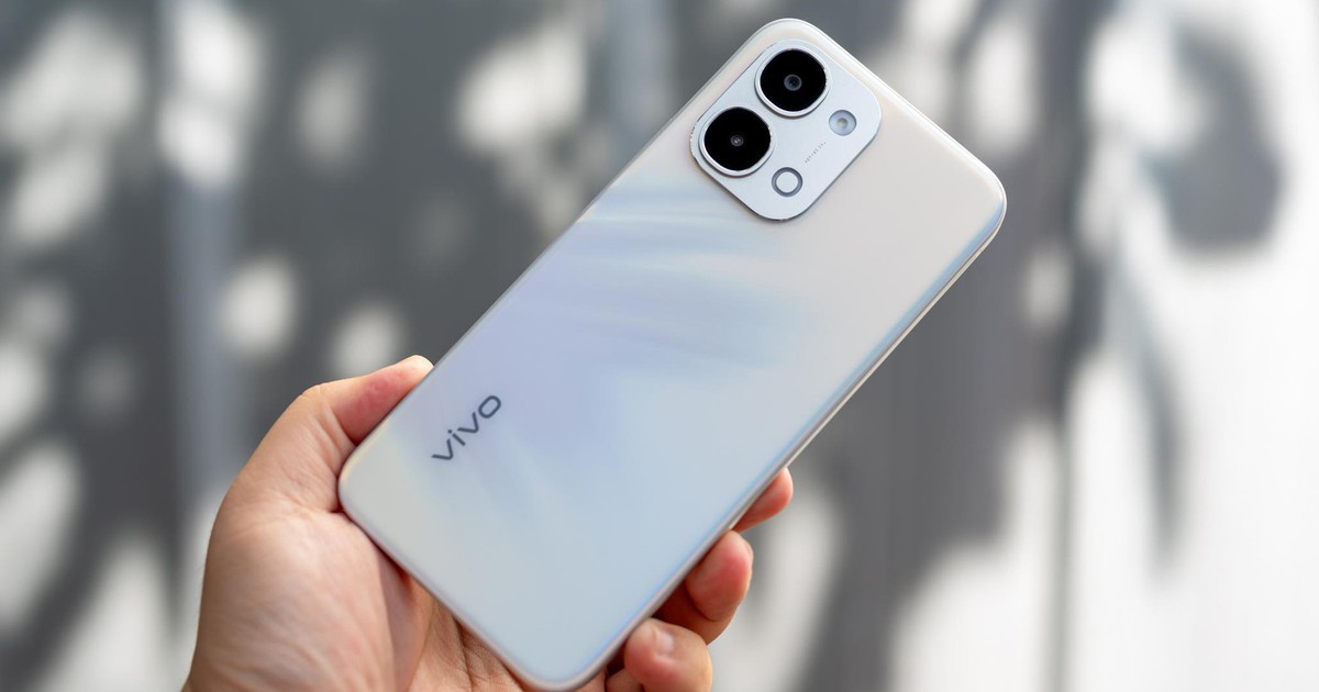 vivo "chiến" độ bền và pin dung lượng lớn với mẫu Y31d