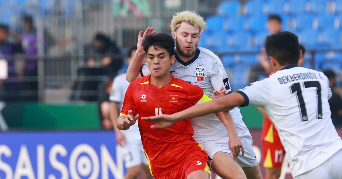 HLV Kyrgyzstan thừa nhận một sự thật cay đắng, nói điều cực hay về U.23 Việt Nam