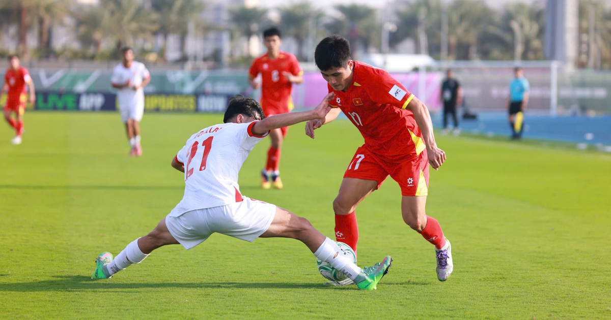 Đôi cánh tung hoành cảm hứng ở sân cỏ châu Á: Bùng nổ ngoạn mục trước Kyrgyzstan