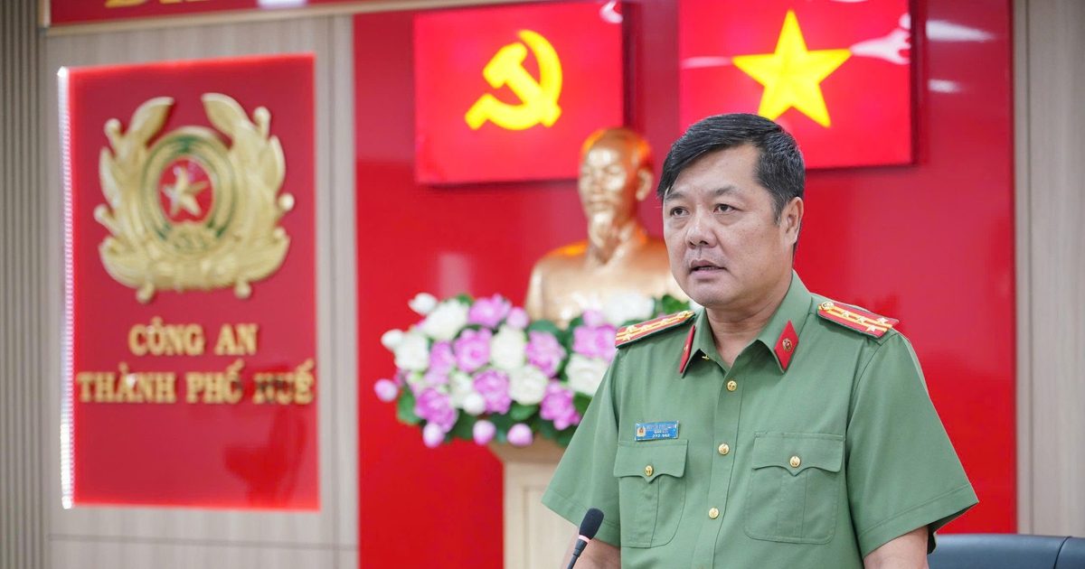 Tân giám đốc Công an thành phố Huế công bố đường dây nóng, hoạt động 24/24