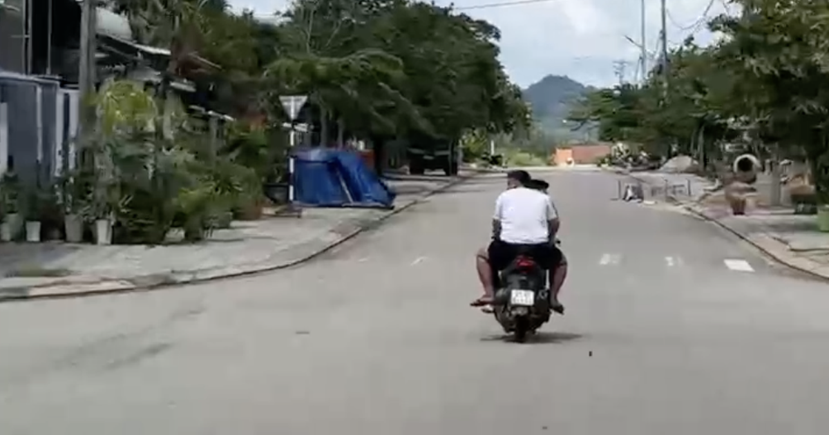 Không đội mũ bảo hiểm, lạng lách, 2 người bị phạt 27 triệu đồng