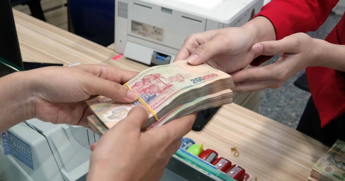 Lãi vay tiêu dùng tăng mạnh