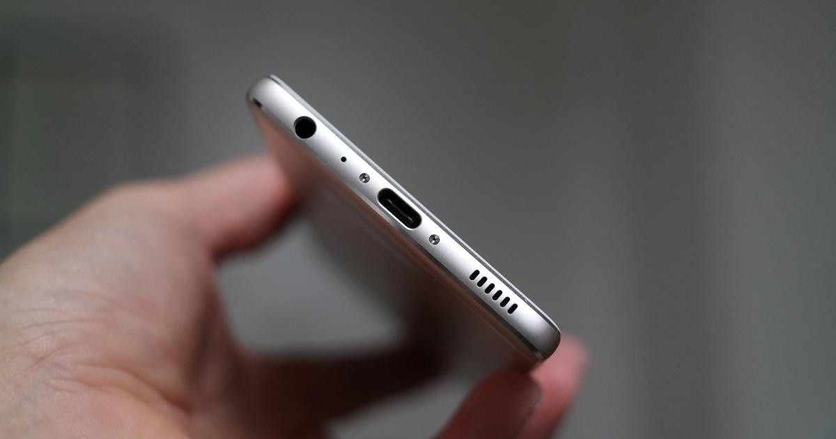 Vì sao smartphone nên có thêm cổng USB-C thứ hai?