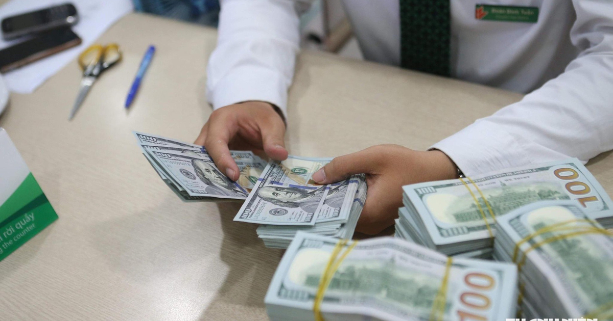Giá USD hôm nay 13.10.2026: Ngân hàng bật tăng mạnh