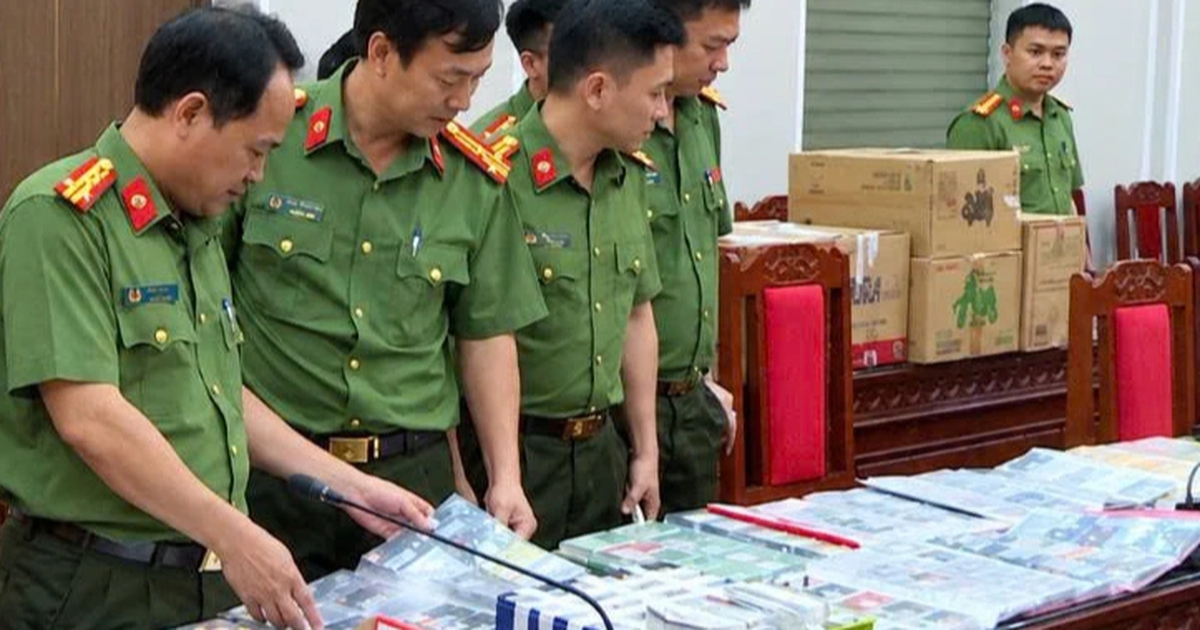 Triệt phá đường dây dùng máy POS để giao dịch khống