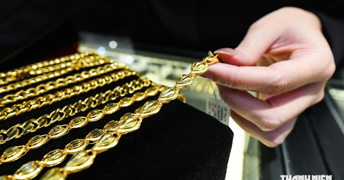 Giá vàng, bạc giảm sâu, sắp tới có phục hồi?