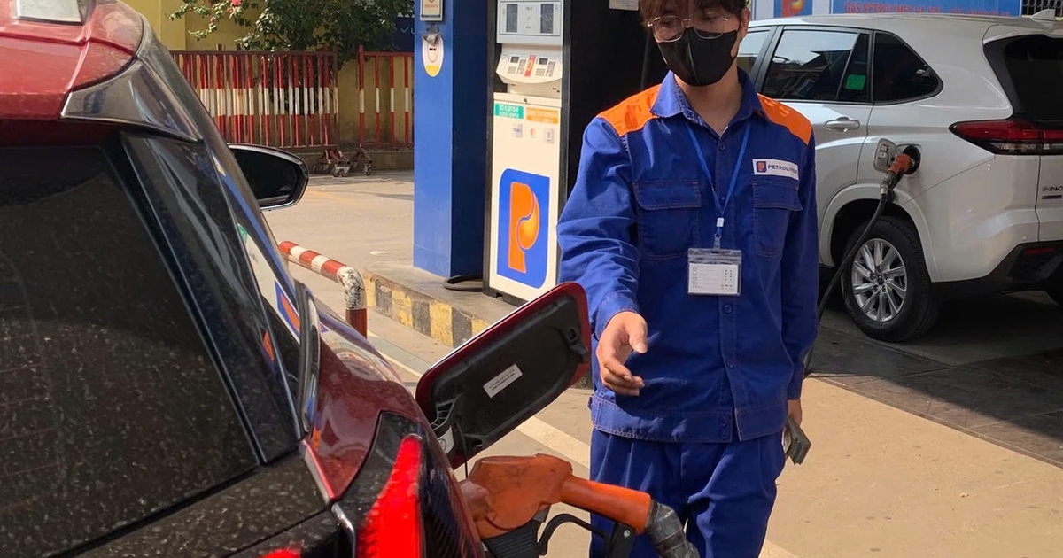 Giá xăng dầu giảm dưới "giá trần" chưa đủ giúp doanh nghiệp giải tỏa áp lực chi phí nhiên liệu