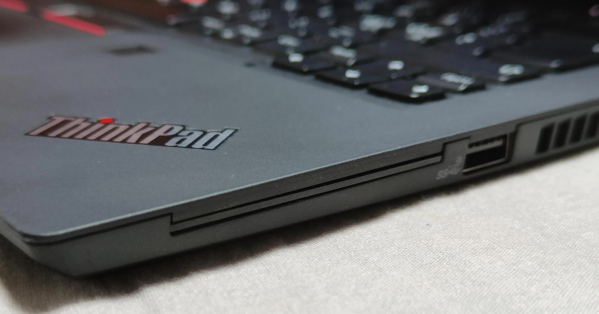 Cổng SC bí ẩn trên laptop có tác dụng gì?