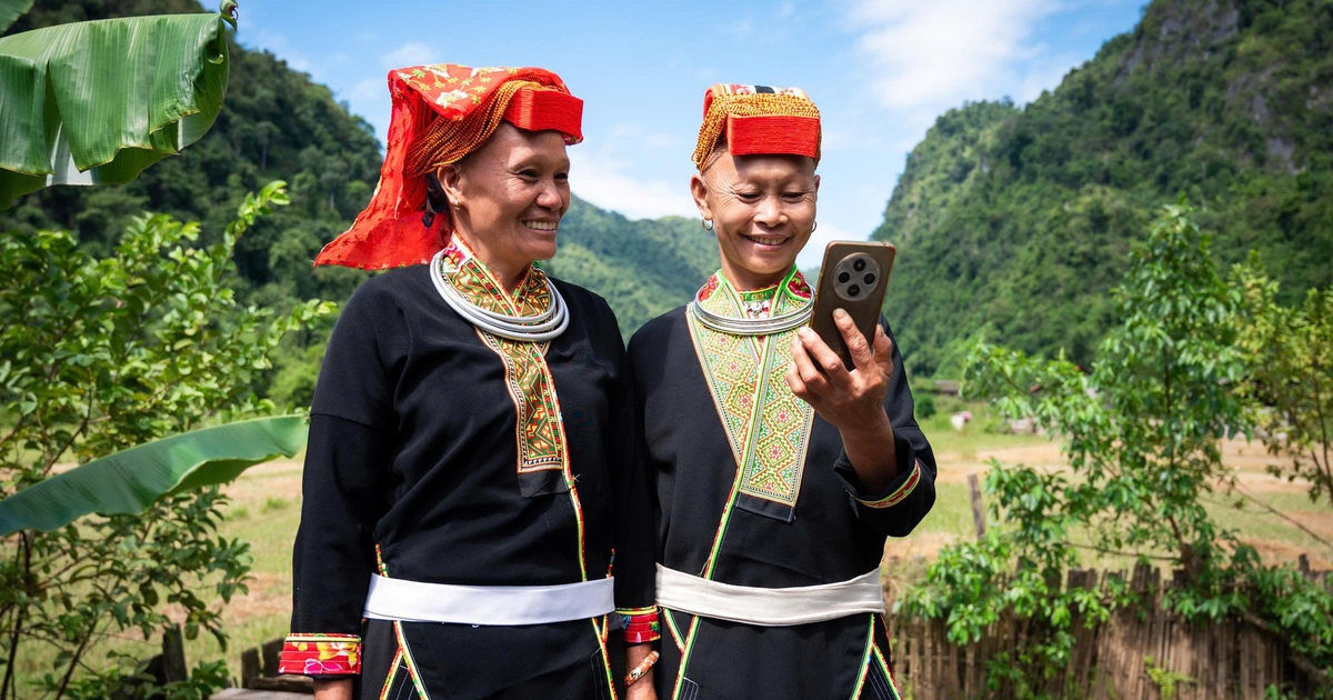 Tạm biệt cảnh ‘hứng sóng’ điện thoại nơi ‘bị bỏ quên giữa dòng chảy đô thị hóa’