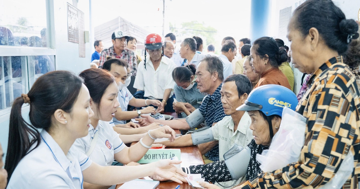 Trường Đại học Y Dược Cần Thơ khám bệnh, cấp thuốc miễn phí tại Cà Mau