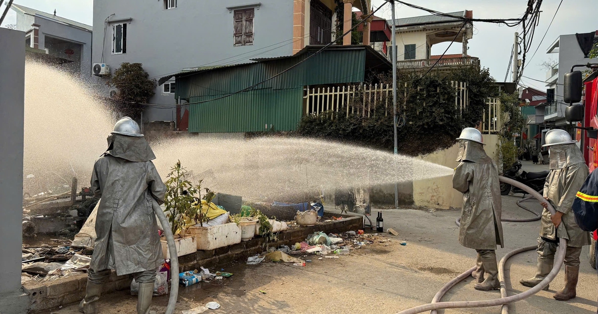 42 người nhập viện nghi do ngộ độc khí