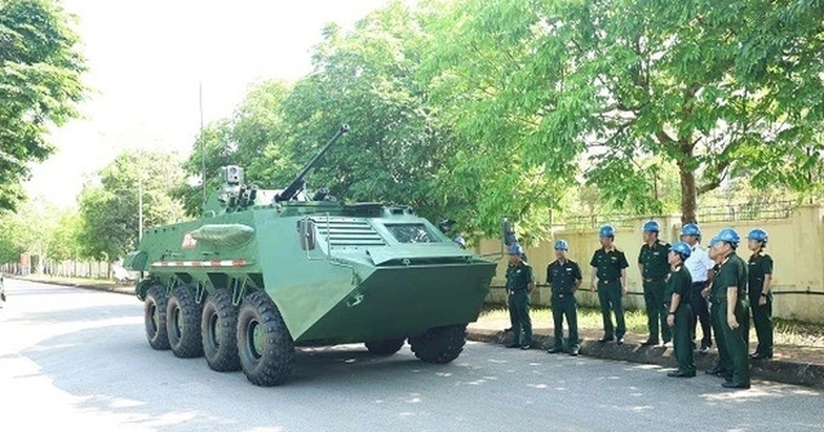 Xe tăng T-1, xe thiết giáp XTC-03 được trưng bày tại Triển lãm Quốc phòng 2026