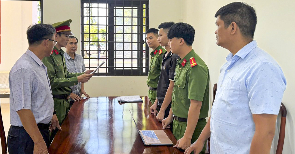 Uống rượu bia rồi lái ô tô tông công nhân vệ sinh, tài xế bị bắt giam