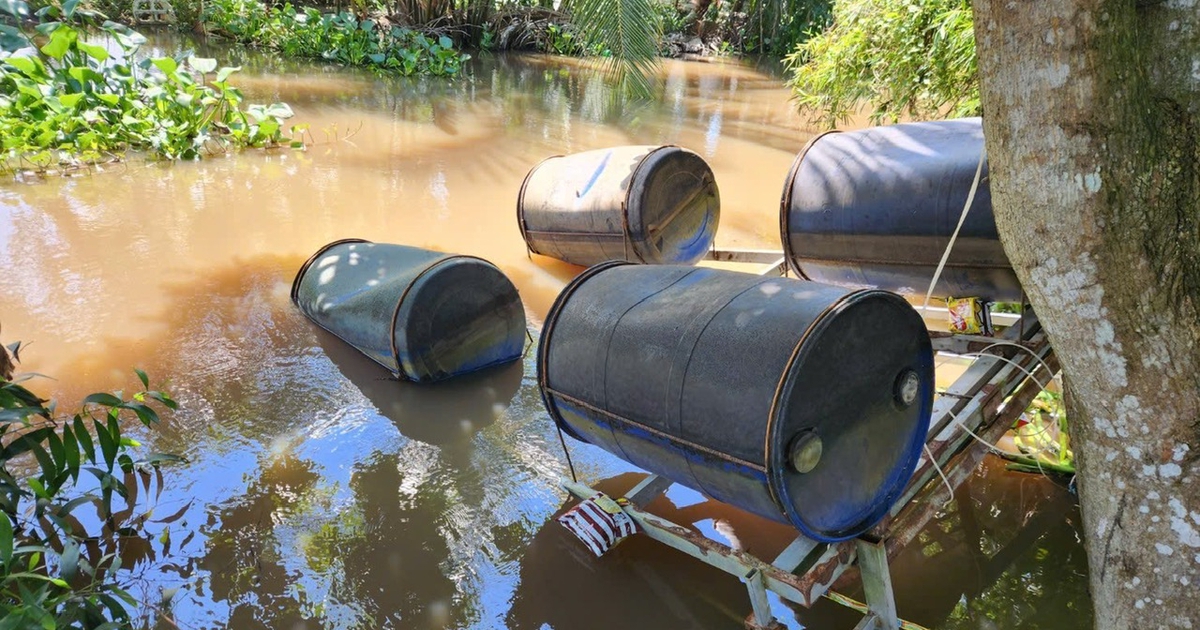 Lật phà tự chế, 2 học sinh ở Cần Thơ tử vong