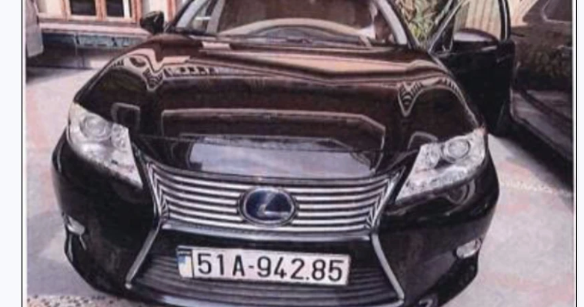 Chiếc Lexus 51A-942.85 của bà Trương Mỹ Lan sắp được bàn giao cho chủ mới