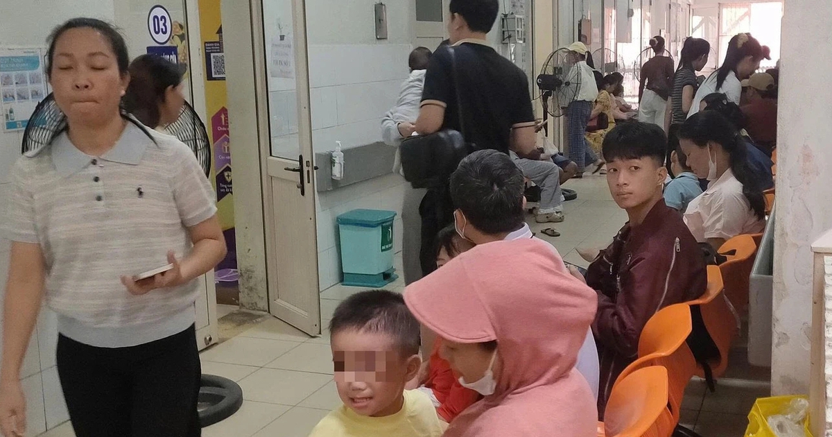 Bệnh nhi nhập viện tăng mạnh ở Huế, cảnh báo trẻ sốt cao khó hạ