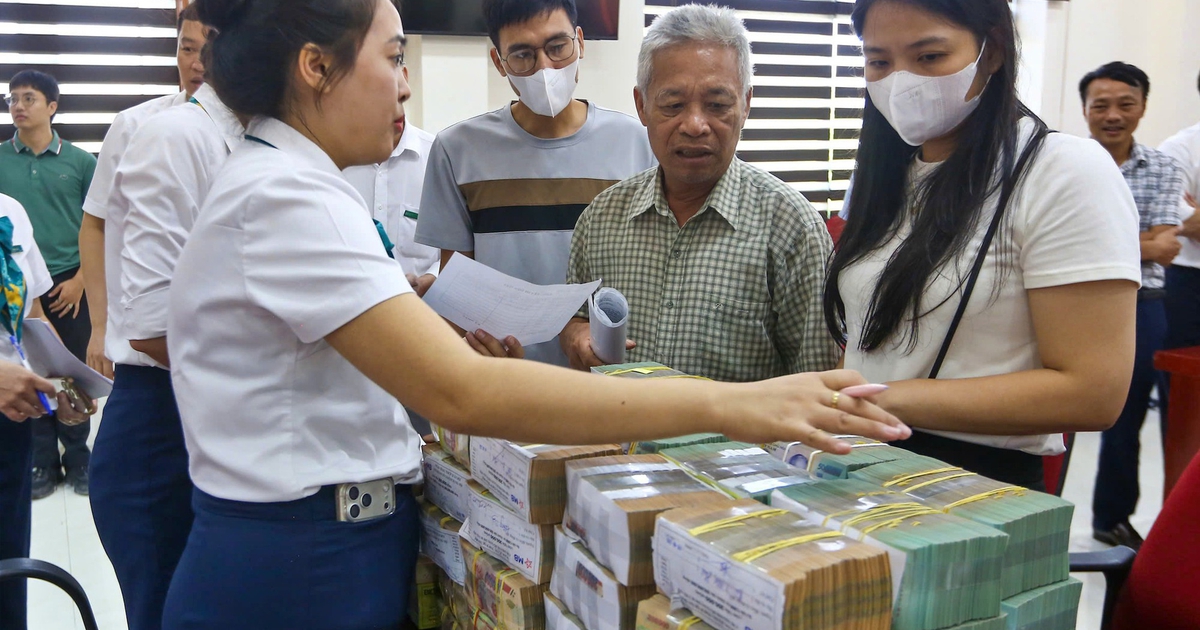 Phường Định Công chi tiền đền bù cho 19 hộ dân, có người nhận hơn 46 tỉ đồng