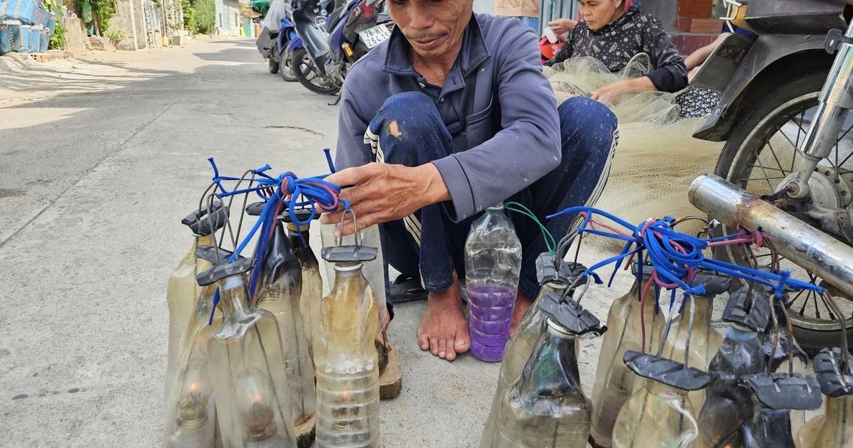 Danh thắng đầm Ô Loan: Lạ kỳ đèn dầu gọi tôm