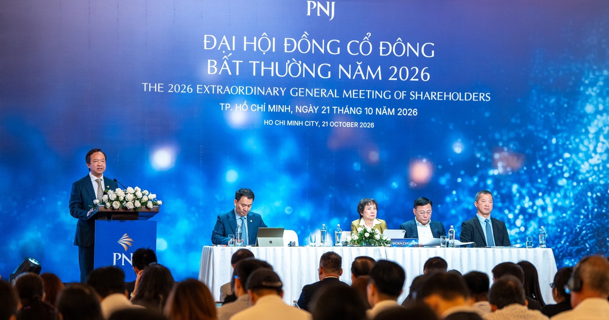 Bà Cao Thị Ngọc Dung: Không còn cách nào khác bán cổ phiếu PNJ khi khách bán kim cương