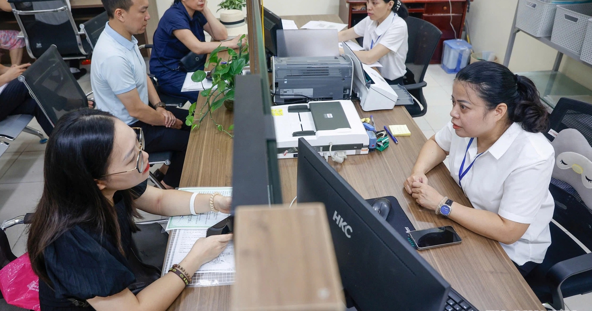 Bộ Ch&iacute;nh trị ban h&agrave;nh quy định mới về đ&aacute;nh gi&aacute;, xếp loại c&aacute;n bộ