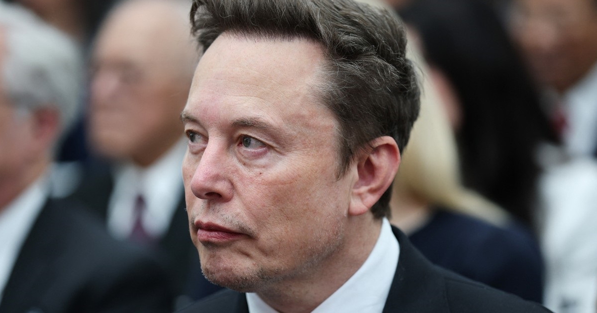 Tỉ ph&uacute; Musk cảnh b&aacute;o c&aacute;c ch&iacute;nh trị gia muốn điều tra &ocirc;ng