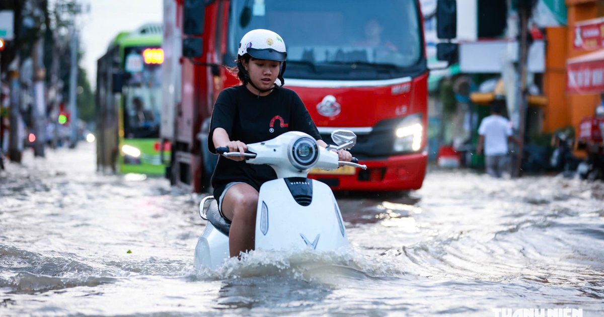 Mưa giảm, nắng tăng, triều cường lên nhanh