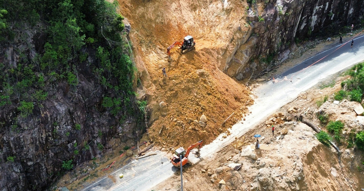 Đèo Khánh Lê đóng đường cục bộ để xử lý nguy cơ đá rơi