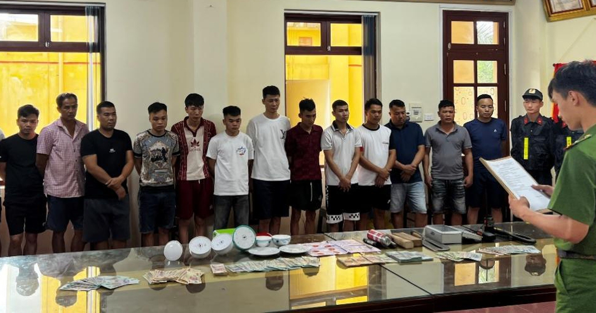 Triệt phá sòng bạc trong rừng, thu hơn 300 triệu đồng và phát hiện súng, đạn