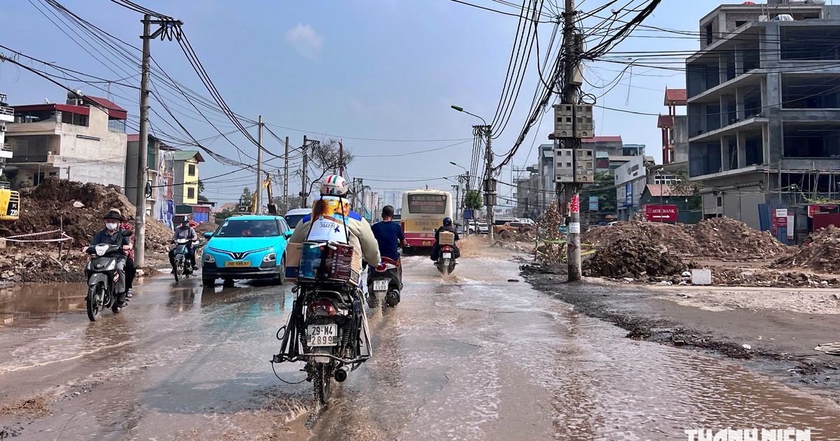 Vá "ổ gà" sau vụ nam thanh niên ngã, bị xe ben cán tử vong