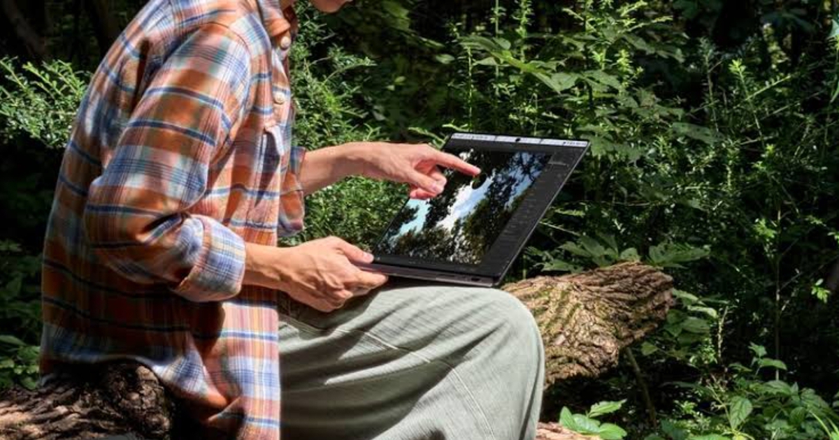 Apple ra mắt MacBook Pro màn hình OLED cảm ứng, giá từ 80 triệu đồng