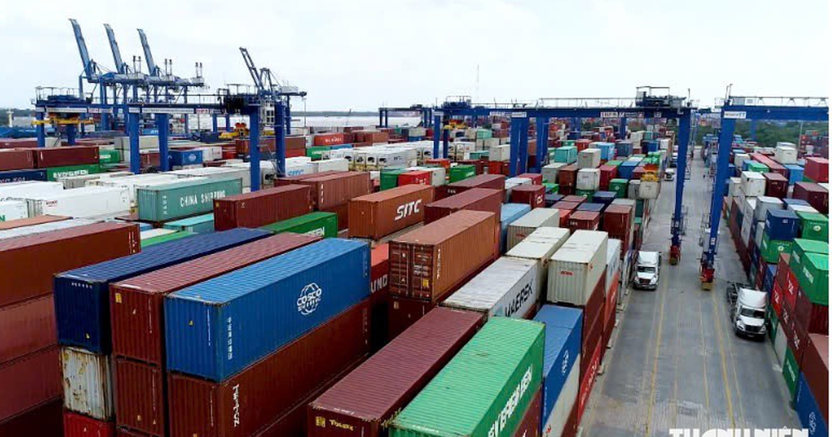 Xuất siêu trở lại sau 9 tháng liên tiếp nhập siêu "khủng"