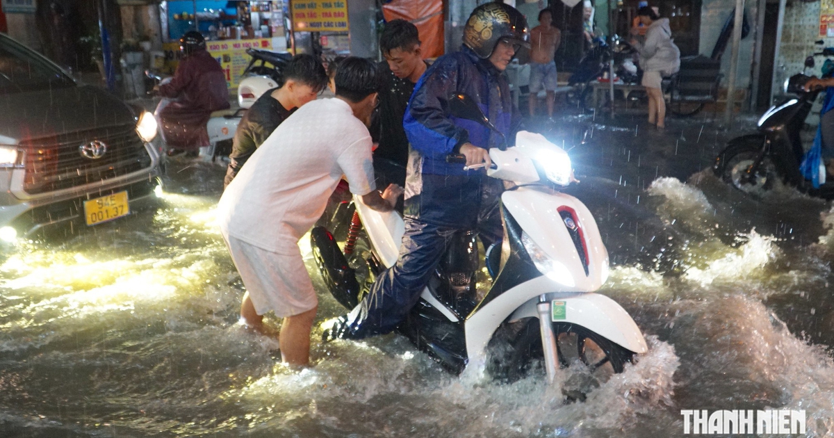 Những tuyến đường nào ở TP.HCM hễ mưa lớn là ngập?