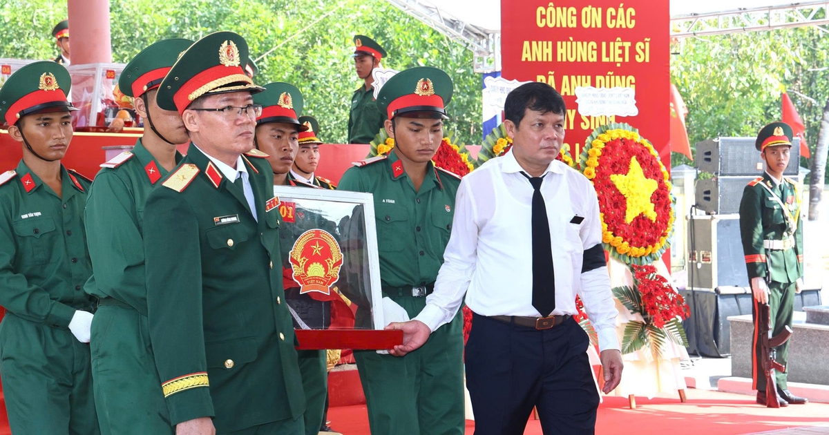 Đưa 12 hài cốt liệt sĩ về an táng tại Ba Động