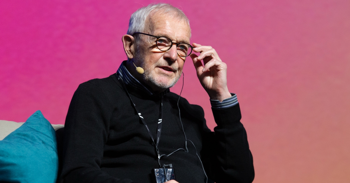 Giải Nobel Vật l&yacute; cho người săn t&igrave;m 'sứ giả vũ trụ'