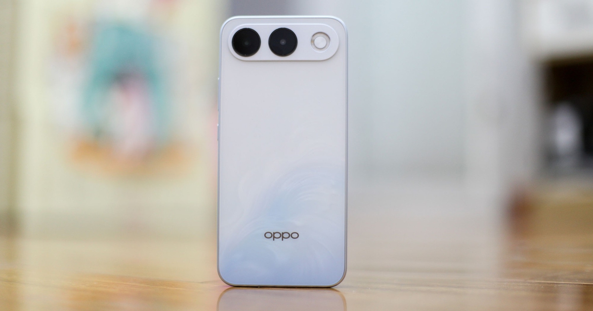 Cuộc đua đưa tính năng cao cấp xuống smartphone tầm trung