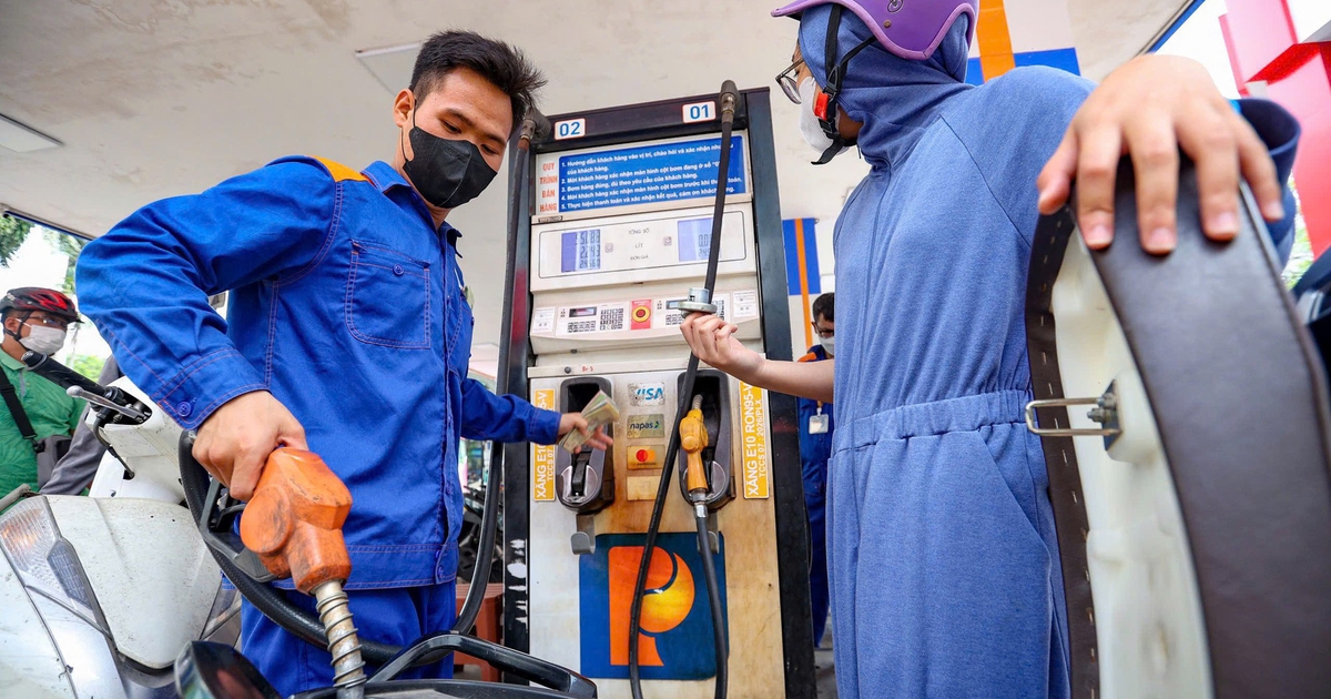 Giá xăng dầu mới nhất, áp dụng từ 15 giờ hôm nay 8.10