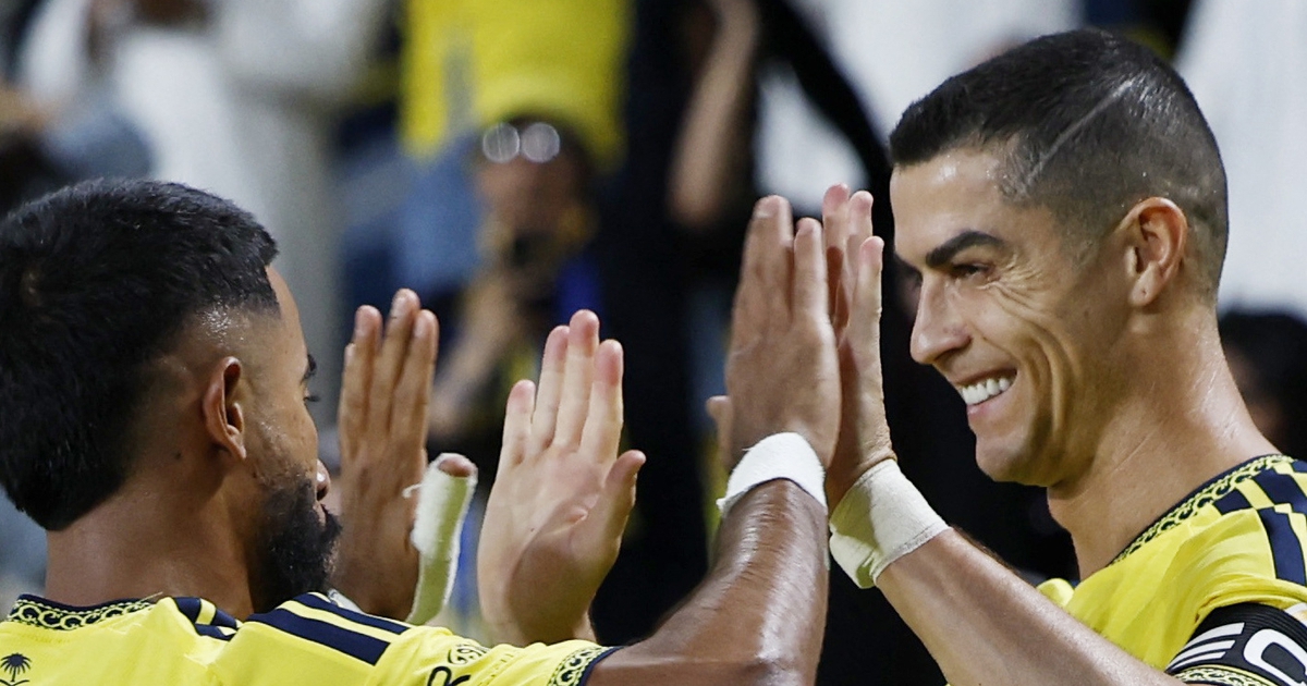 Ronaldo cán mốc 980 bàn thắng giữa tin đồn nhận án phạt từ FPF